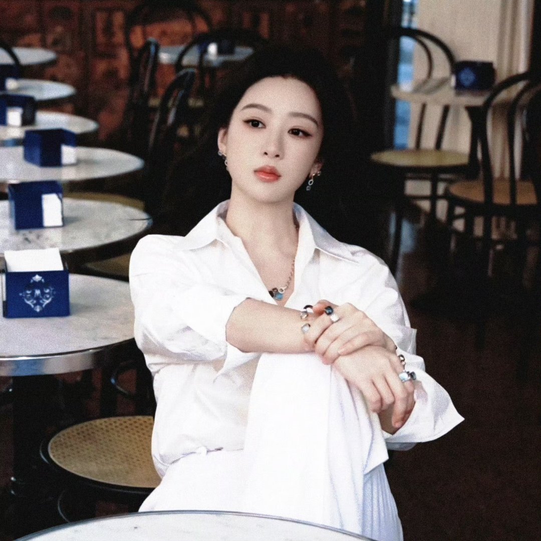 杨紫玉兰花开君再来杨紫董竹君自带底气自成光芒，以气质契合宝曼兰朵女性