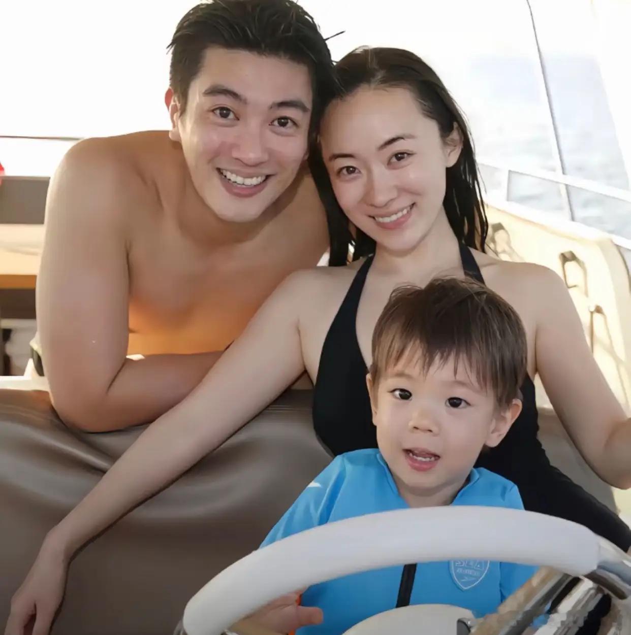 最佩服霍思燕，拽死了，把又高又帅又年轻的杜江揽在臂弯里，不比拎什么名牌都过瘾，就