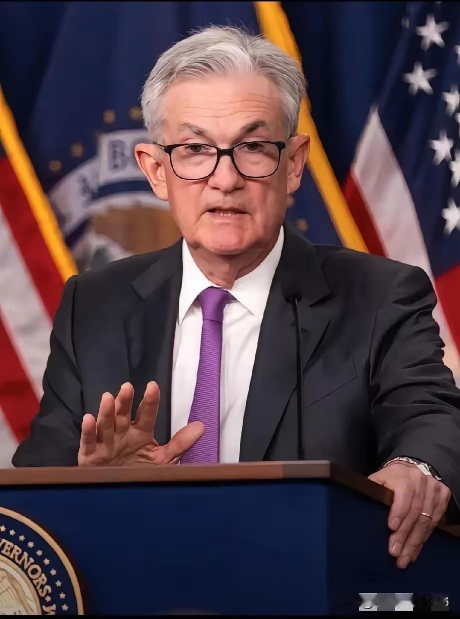 昨日消息，美联储传来新消息！2026年2月4日，美国政坛上演了一出“搬