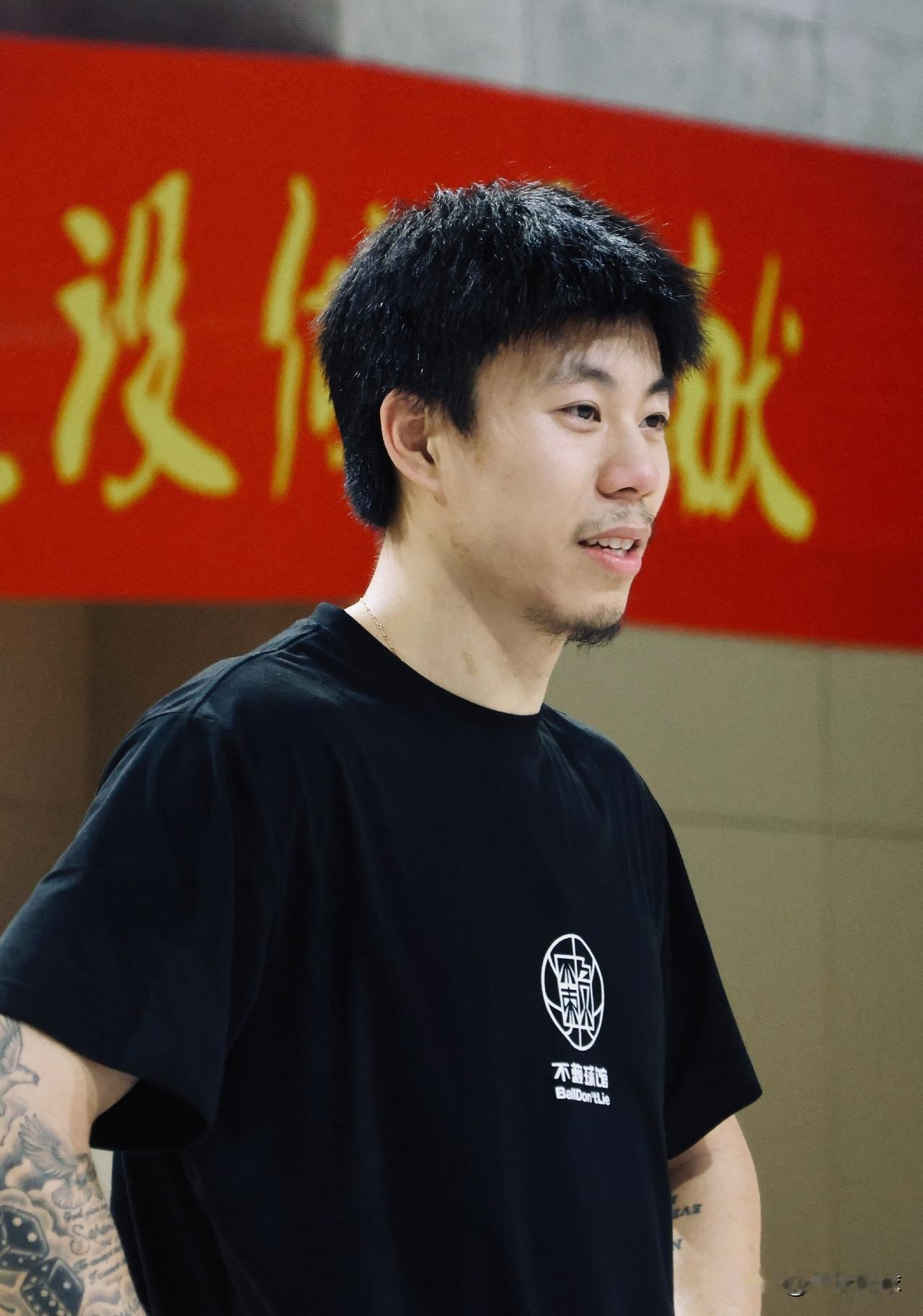 脸都不要了！上海97-107惨败深圳，看看本场比赛的数据和正负值，谁为球队失利负