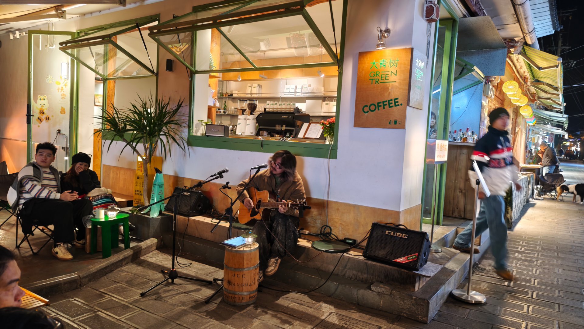 暂时觉得(只是暂时)，大理是中国最好的旅游型城市，湖光山色，温暖宜人，物价不贵，
