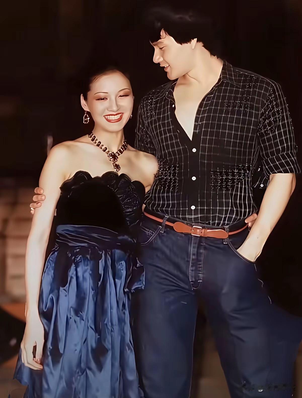 胡茵梦年轻的时候，的确非常漂亮，在我看来，她和林青霞是那个时代最美的女人，即便是