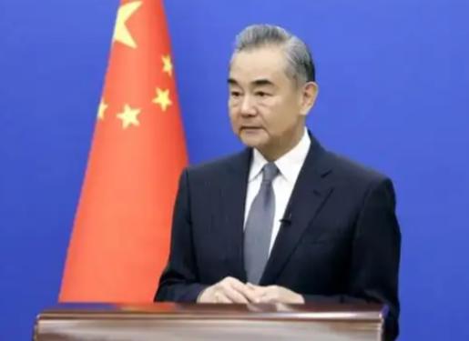 特朗普还没到中国，台海先炸了！中美外长刚通完电话，把话挑明了，台湾问题是中美关系
