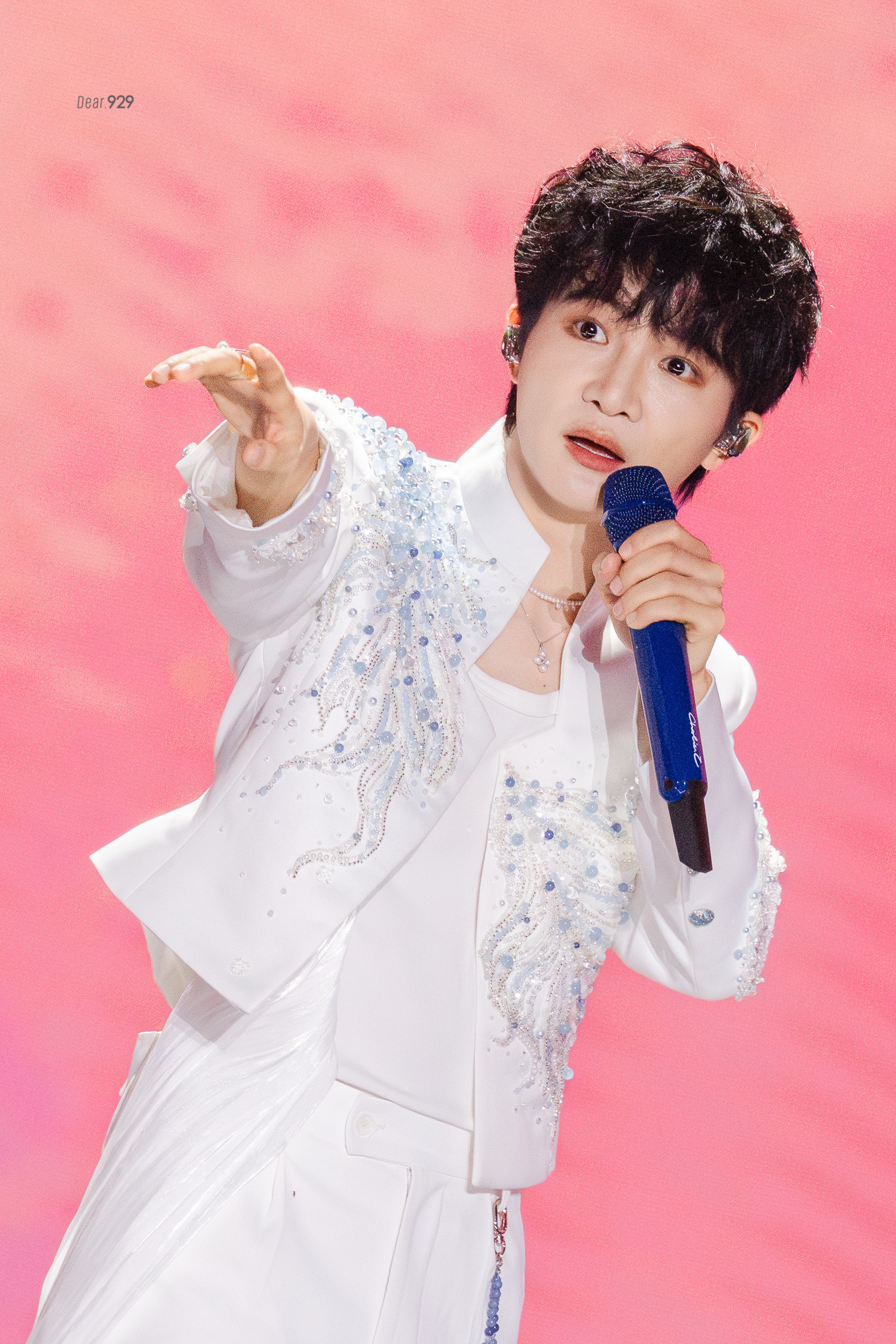 周深看到这样的美貌就是非常幸福的一件事实在漂亮18p不够放260718大鱼