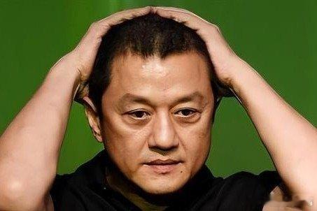 【官宣离婚没多久，李亚鹏再迎噩耗，网友：王菲担心的事还是发生了】官宣离婚没多久，