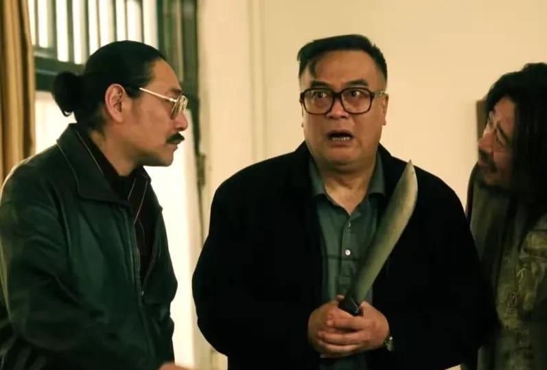《扫毒风暴》副镇长金永祥也是毒贩。整个南田镇，就是一个毒镇，镇里心思活络的人，