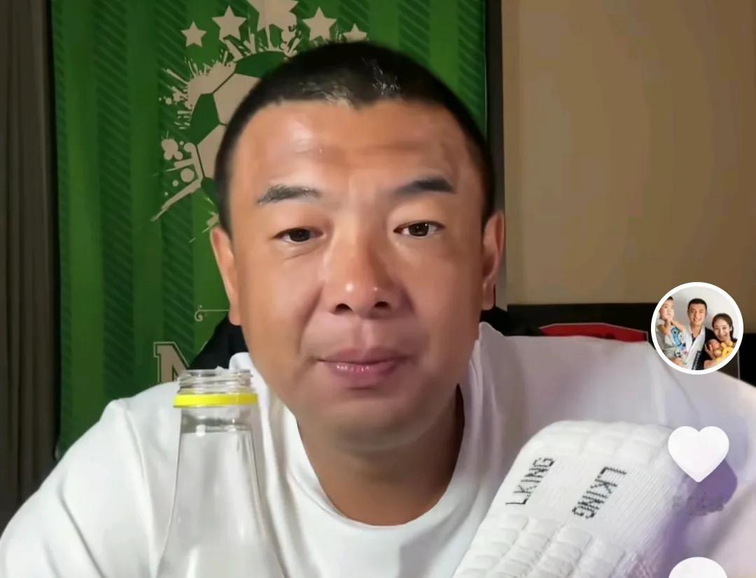 前国脚徐亮透露了他不参与U16国足主教练竞选的原因。在一场直播中，有球迷在直播