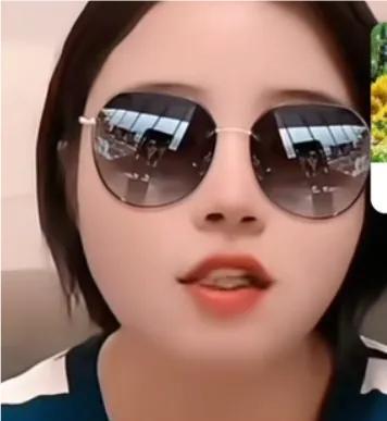 堂嫂直播，居然带着特效墨镜！柴桑大姐今天就说：就是害怕大家说她左眼站岗右眼放