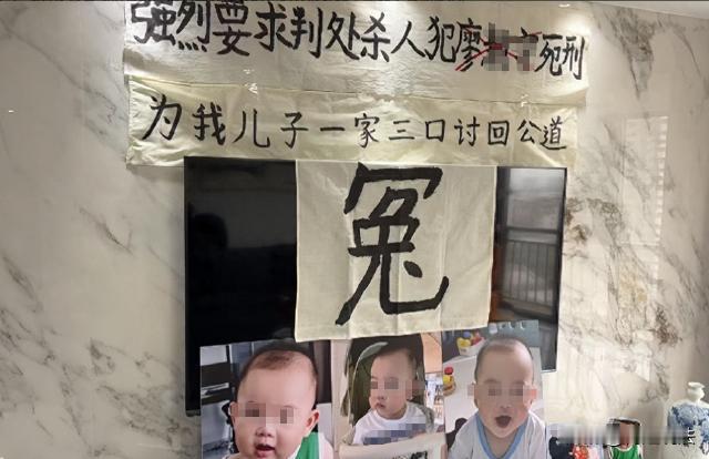 江西,景德镇。二十岁的廖某某与女友争吵后,开着父亲买了还不到一天半的新车,以12
