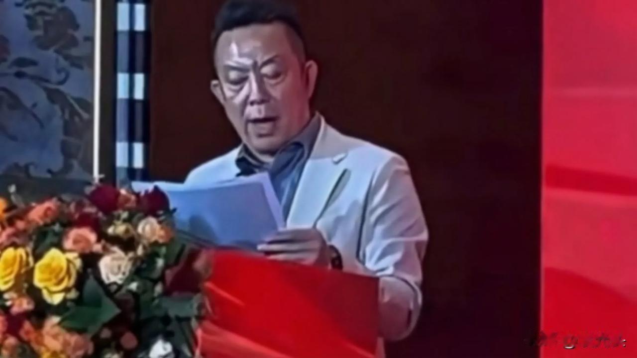 一而再再而三，贾国龙死磕罗永浩一年前，罗永浩吐槽，几乎全是预制菜，还那么贵。