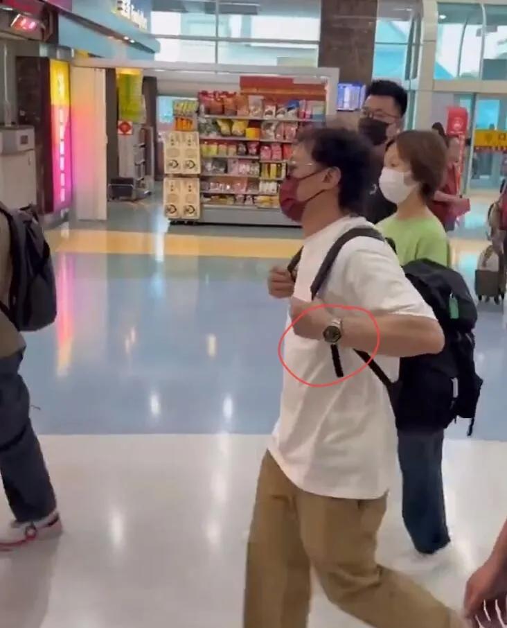 陈奕迅这个人，完全经不起细究，因为仔细一查，你就会发现他真的太能沉得住气了。