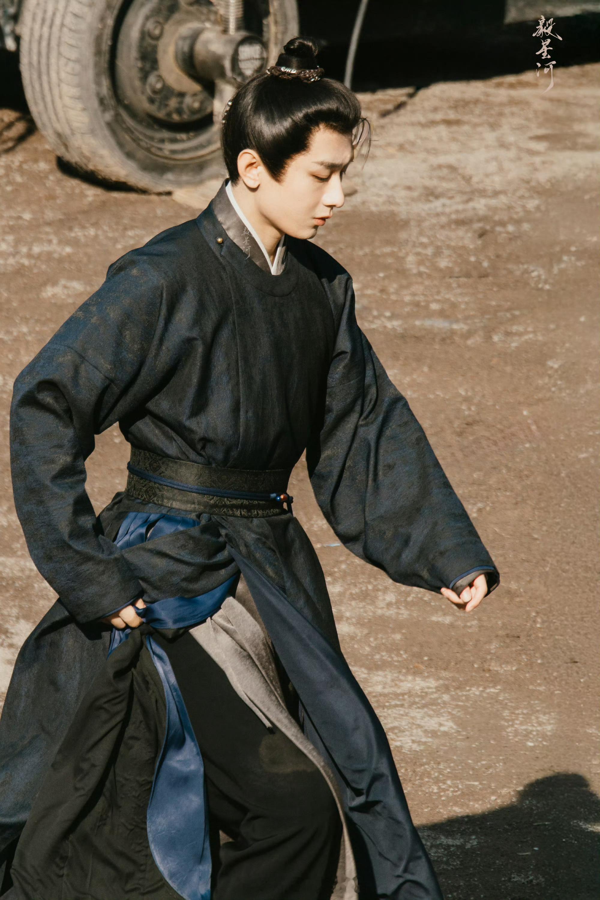 成毅两京十五日匠心质感存一些好看到失语的白马王子，成毅杀青倒计时