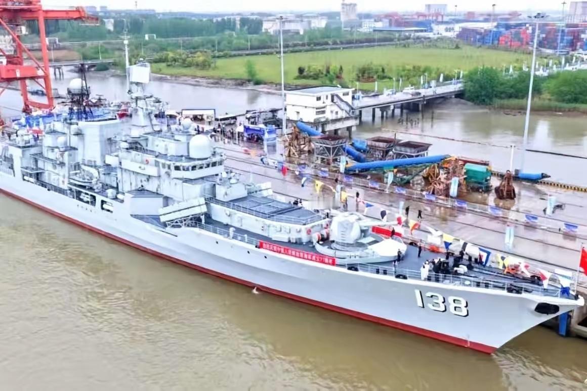 乌克兰媒体赞叹，我国升级版现代级驱逐舰，战斗力远超俄罗斯海军舰艇。这简直就是俄罗