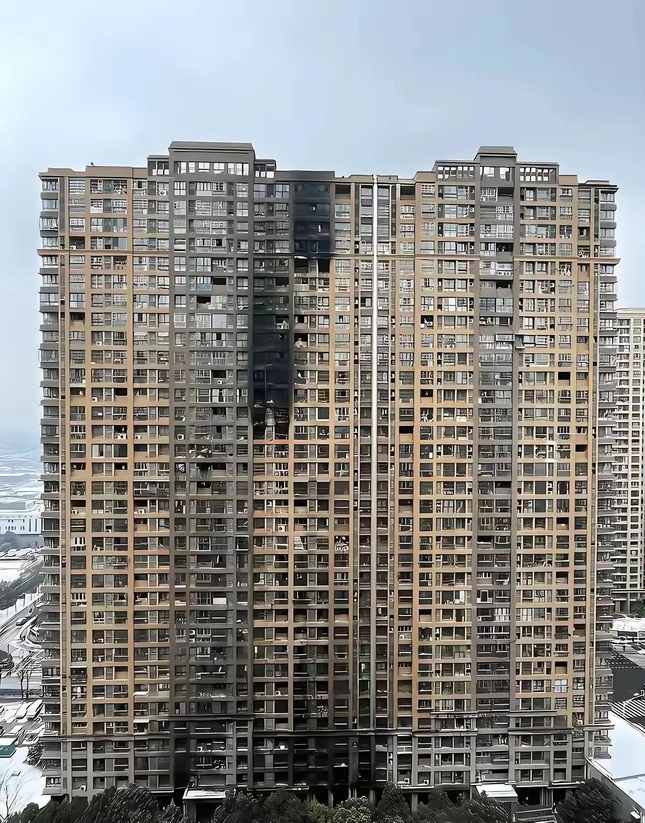 一辆电动车引起的火灾，电动车千万别进电梯啊，太可怕了