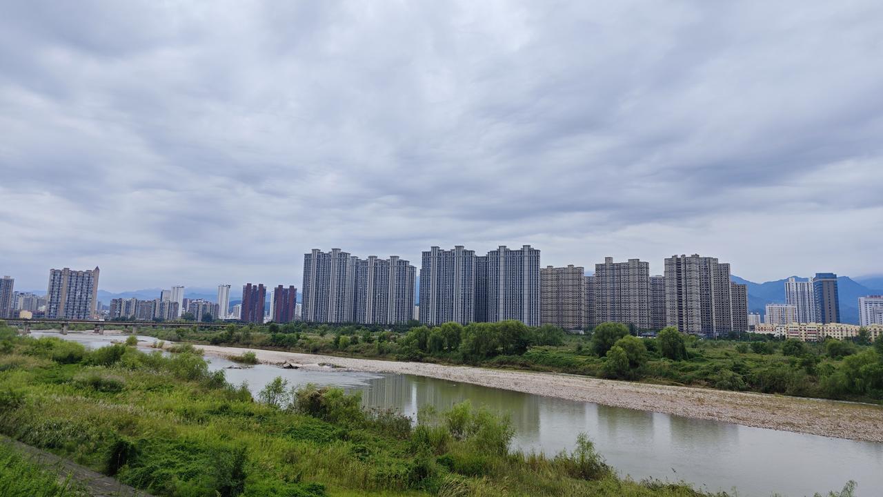 宝鸡渭河岸边的美景