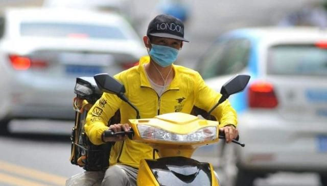 这一巴掌打了多少平台的脸？外卖退了骑手白跑？结果平台冷血还要罚钱！北京老板直接喊