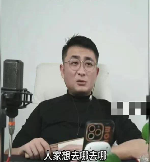 互联网江湖再次被德云社旧闻新瓜炸翻！郭德纲师弟郭晓小在直播间抖出的惊天内幕，