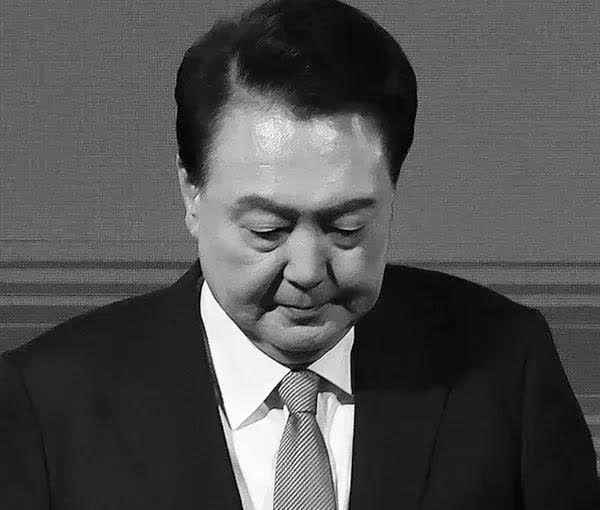 我猜到尹锡悦栽了，我没猜到会这么判决!7月25日，首尔法院裁定，尹锡悦向