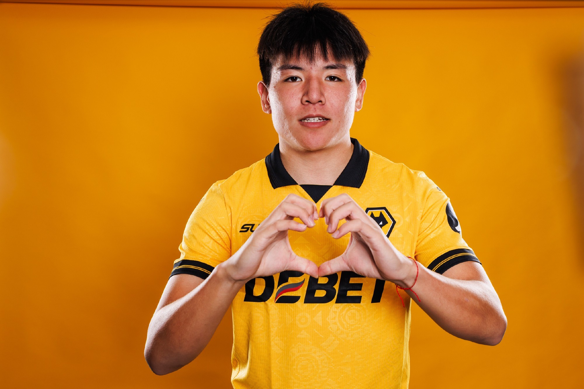 【徐彬是狼队历史上第四名中国球员】狼队历史上的中国球员：1.何朕宇2018-