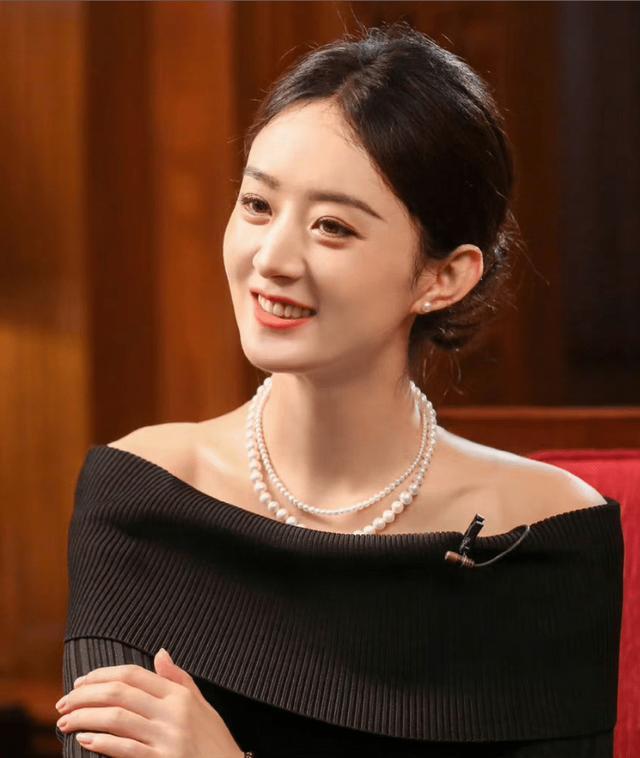 女演员宁静说，多年之前，我去横店拍一个戏，古装戏，里面有个小演员，扮演皇后，没有