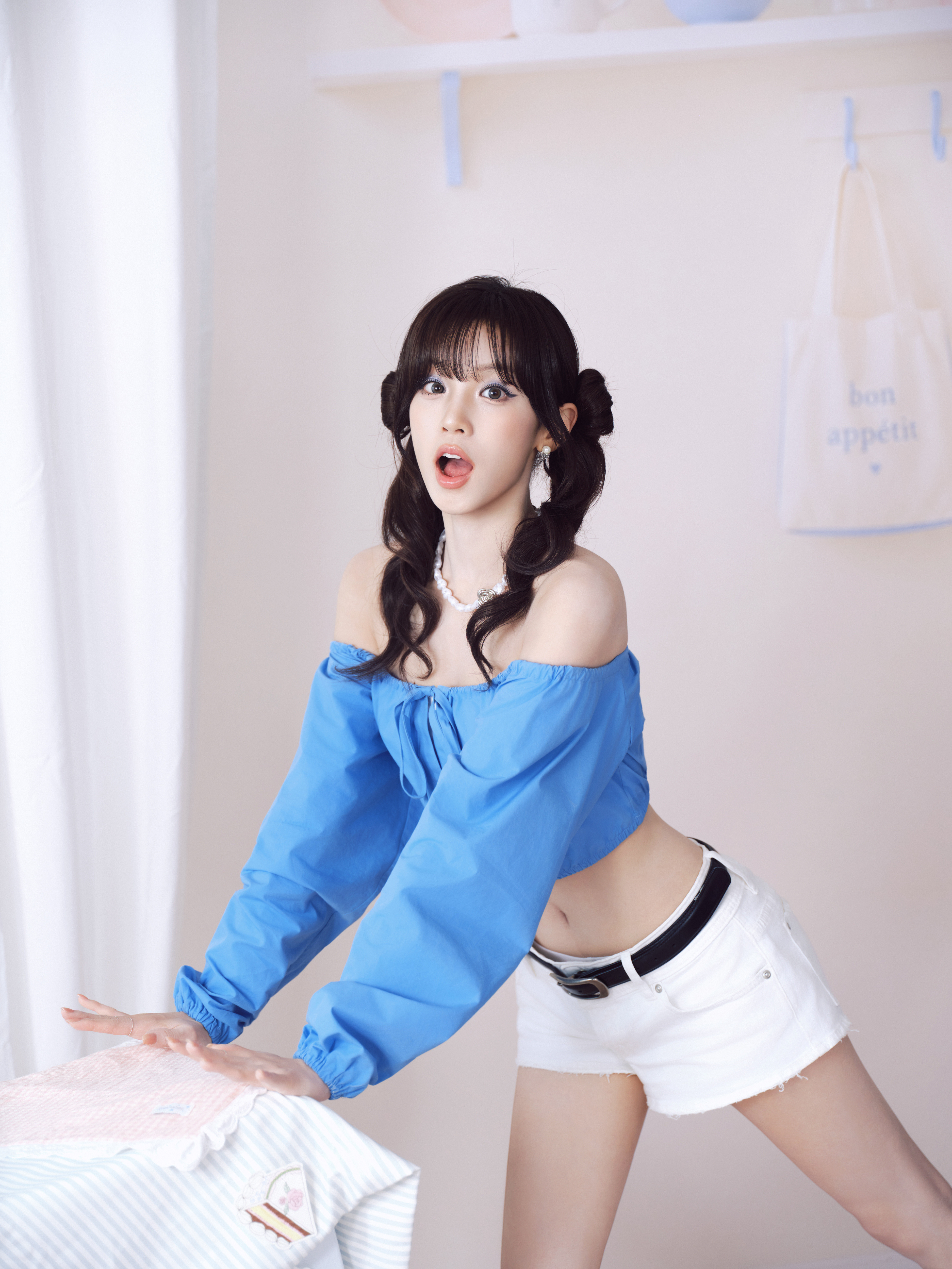 宋雨琦成都安慕希定妆照期待雨琦最新中文专辑📀