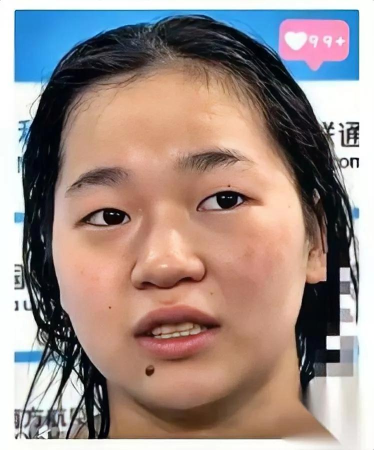 全妹采访时眼眶红了……听完原因真的心疼坏了！她在采访中透露，脚痛到不敢多