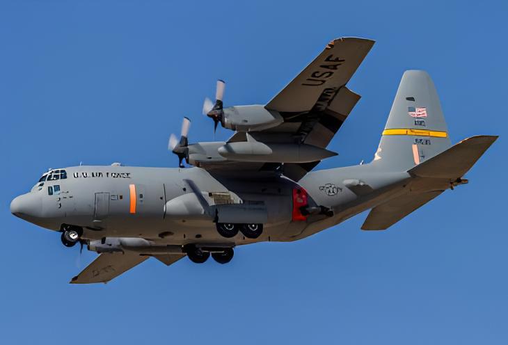 美国C-130“大力神”运输机C-130是洛克希德公司研发的一款中型运输机，绰号