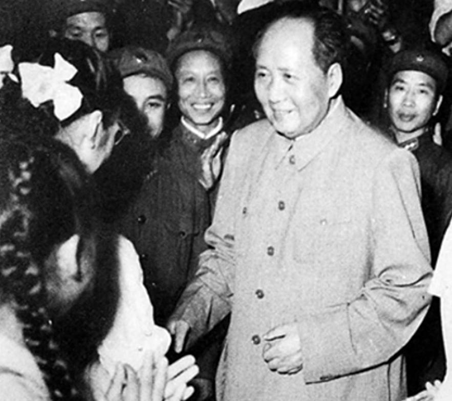 毛主席视察杭州，当地一把手摆架子迟迟不露面，主席是什么态度？1953年4月27