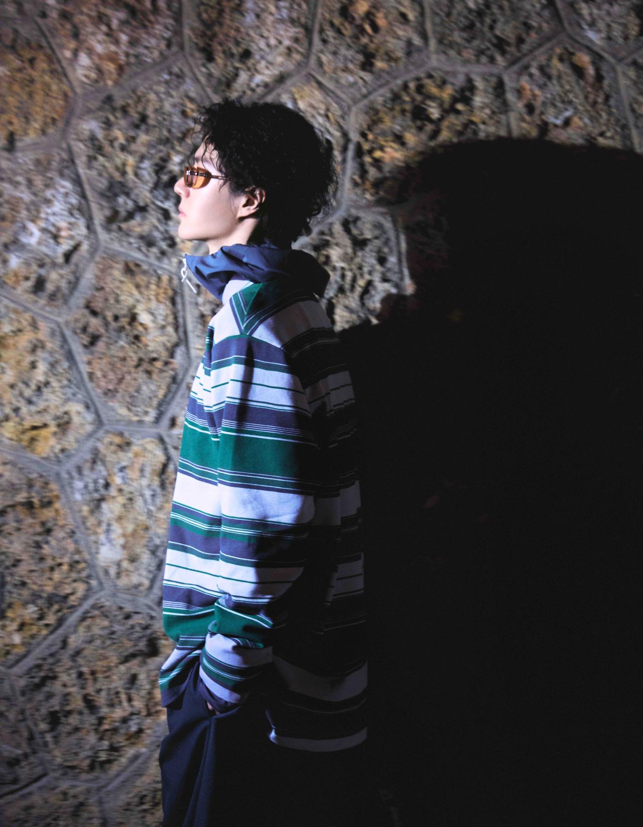 时装周最新动态！王一博巴黎时装周第二场看秀造型王一博全球首穿未曝光新款，太潮