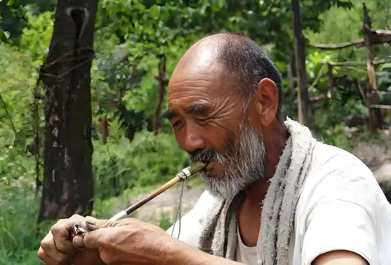 人生五十称啥翁，岂不六十笑谈中，七十刚刚方为老，……请友续句……？[微风