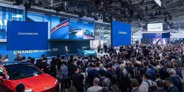 这下,荷兰惊呆了,日本无语了,德国也傻眼了,让西方国家万万想不到的是,中国电动车