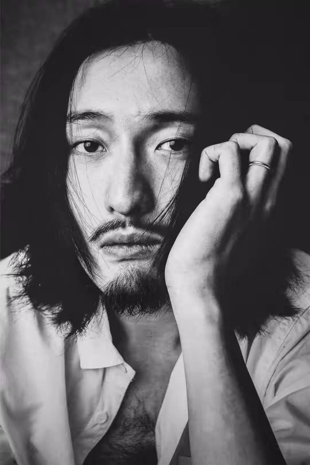 墙内开花墙外香。现在流行好演员出口转内销。比如辛芷蕾（威尼斯电影节影后）、王传君