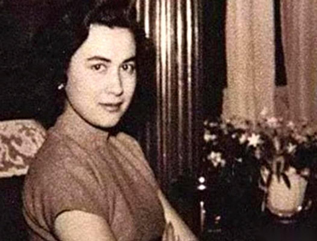 翻开赌王何鸿燊的家族旧账，最刺眼的就是2004年玛丽医院的那个冬夜。瘦到只剩7