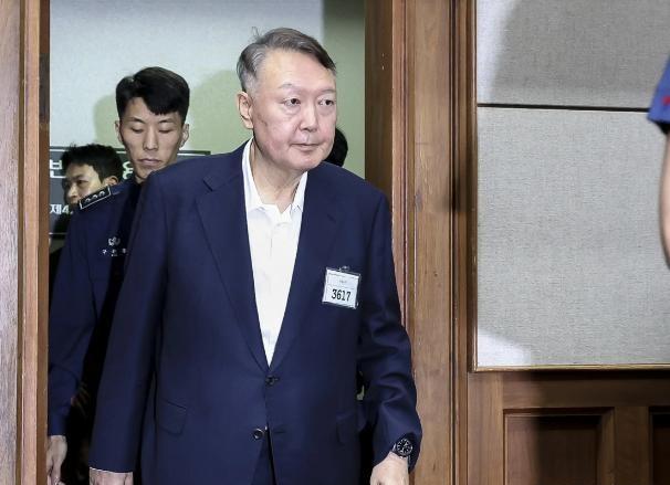 尹锡悦是韩国历史上第5个上军事法庭的总统，但他绝对是第一个在生日当天受审的总统，