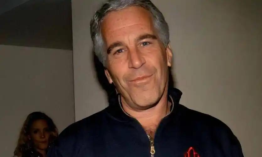 新中国成立70多年来，西方在舆论战线上还没有输得这么惨过。先是出了个牢A，现