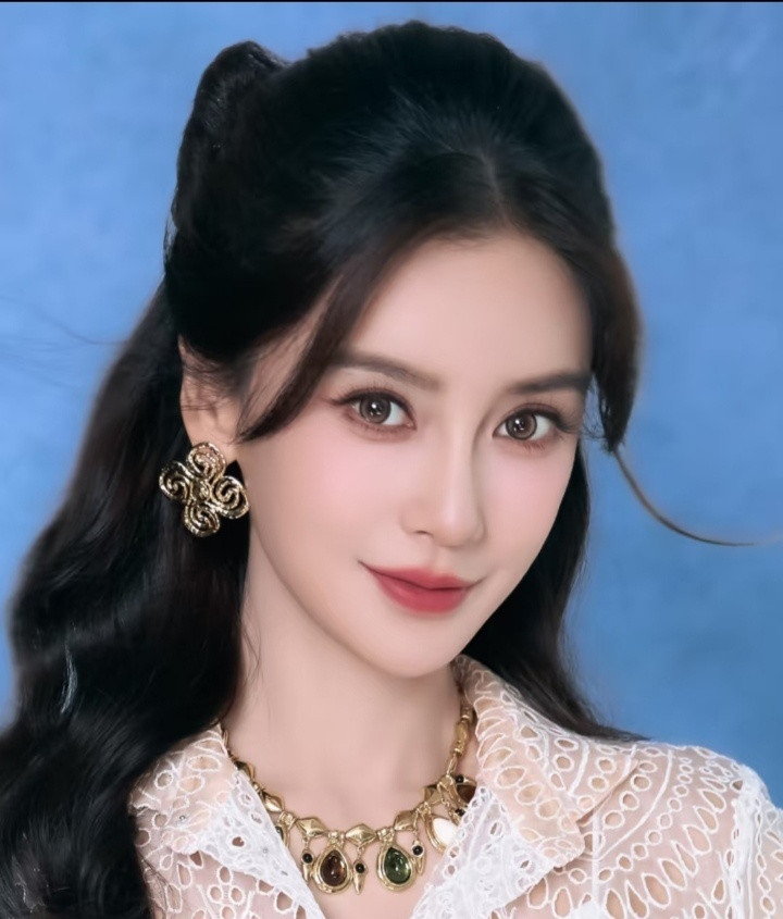 1.baby现在完全就是倒贴钱参加活动，赚的那一点钱还不够她的妆造费，可即便如此