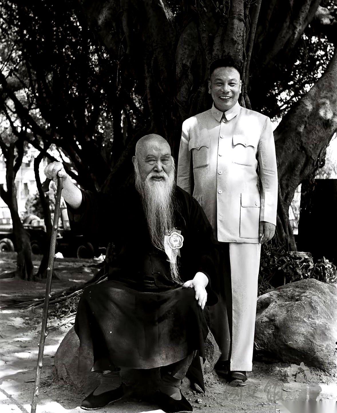 一辈子名满天下的大佬，老了，却穷得连看病的钱都拿不出来。换你，你信吗？可这事