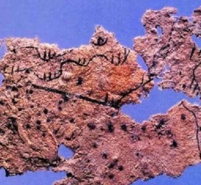 1985年冬，甘肃一猎户在打猎时突然拉肚子，眼看就要拉裤子里了，说时迟那时快，猎