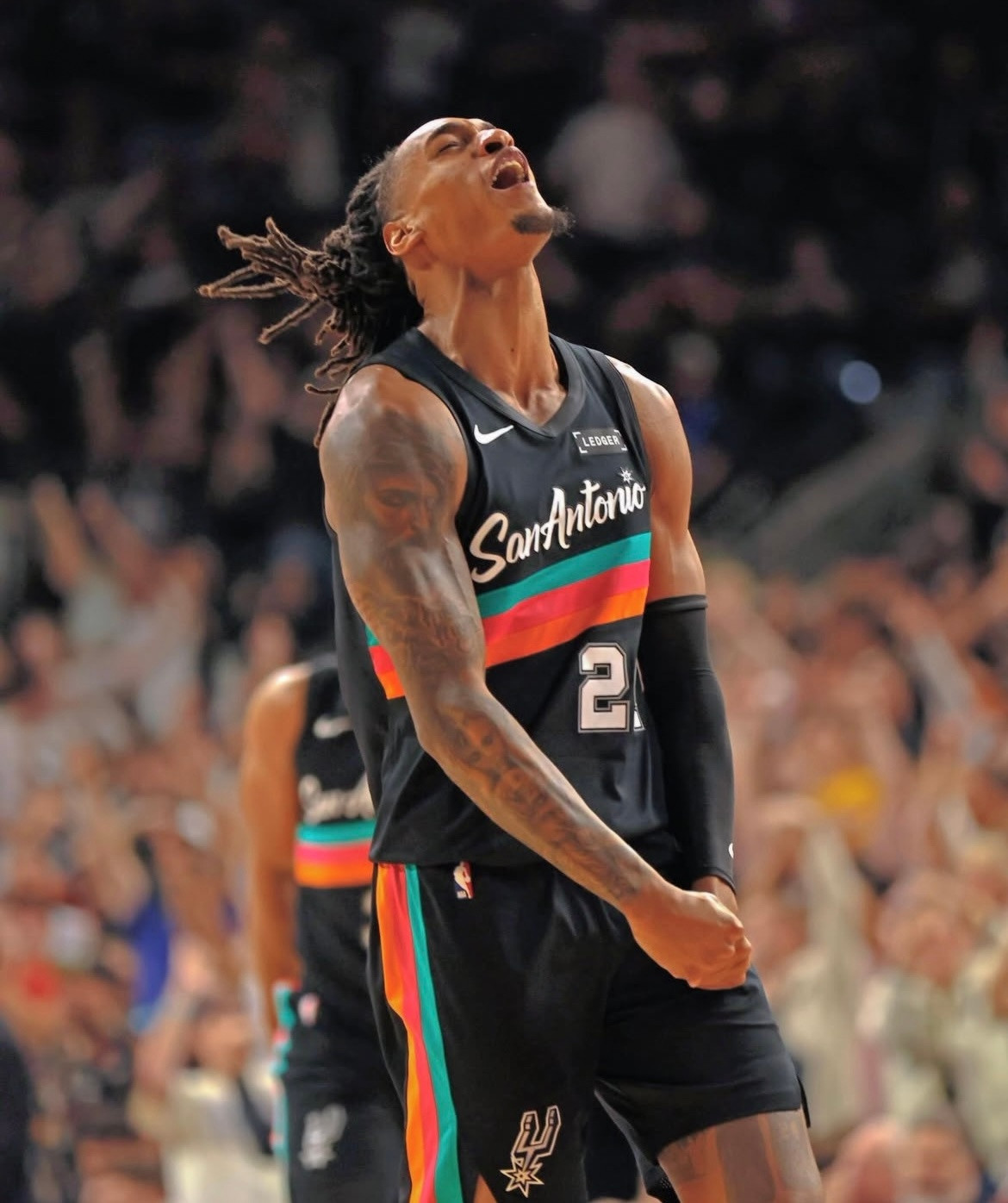 晚安马刺岁月会带走一些东西，也会留下更珍贵的部分，那些经历过的、感悟过的，都慢