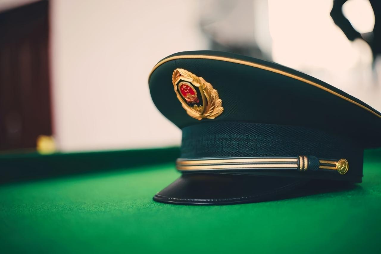 2025年7月15日，有人给大家说道军士待遇和工资门道。对军士而言，在部队提待遇