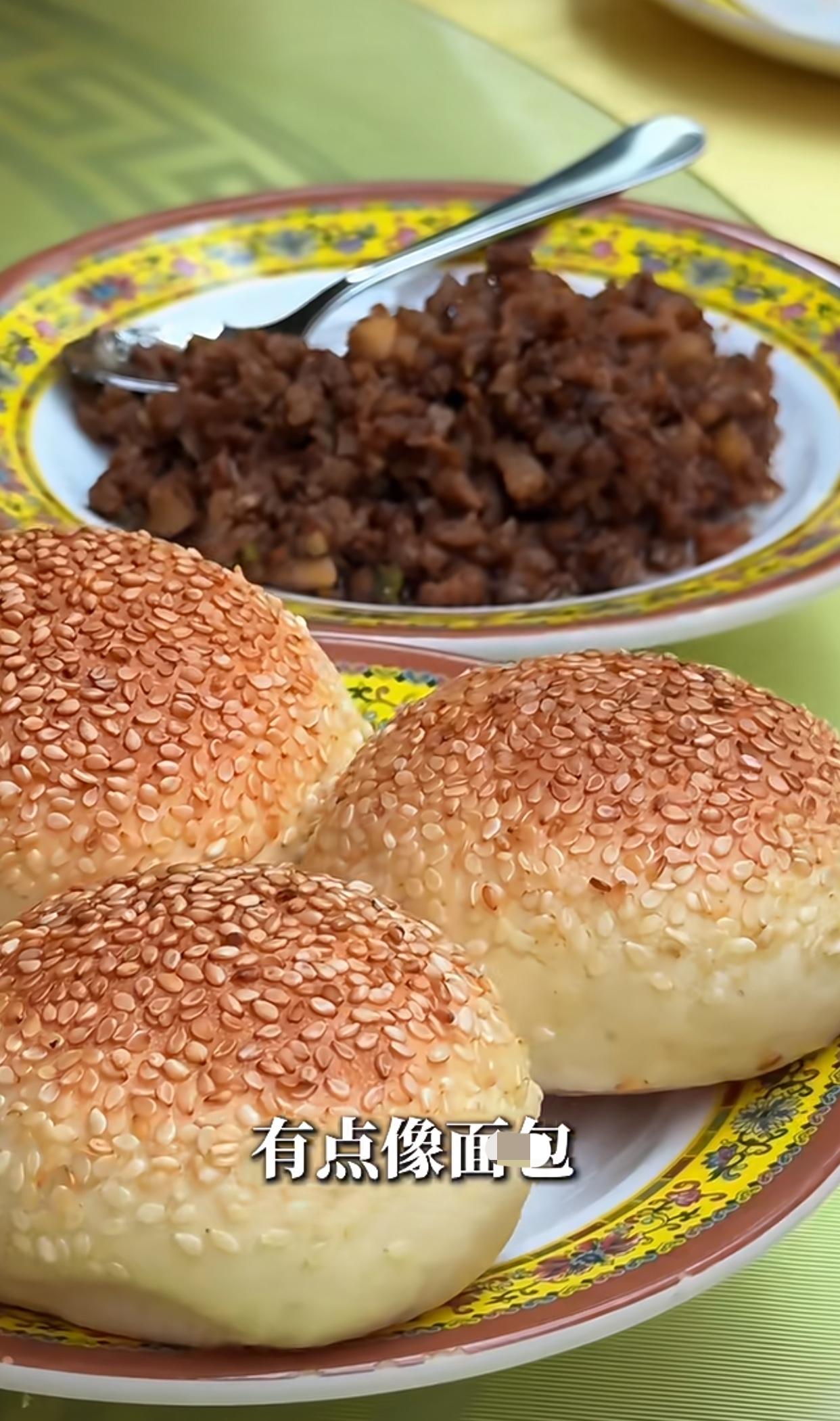 最好吃的老北京烧饼在哪儿？有外地朋友问，老北京小吃，有什么可以推荐的？我想了