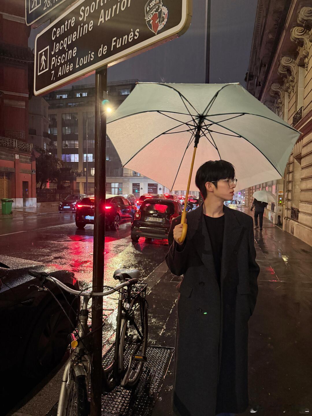 #朴时宇#🐰#朴时宇#见你，是隔着屏幕的万千山海；念你，是夜深人静时心里开出的花。​