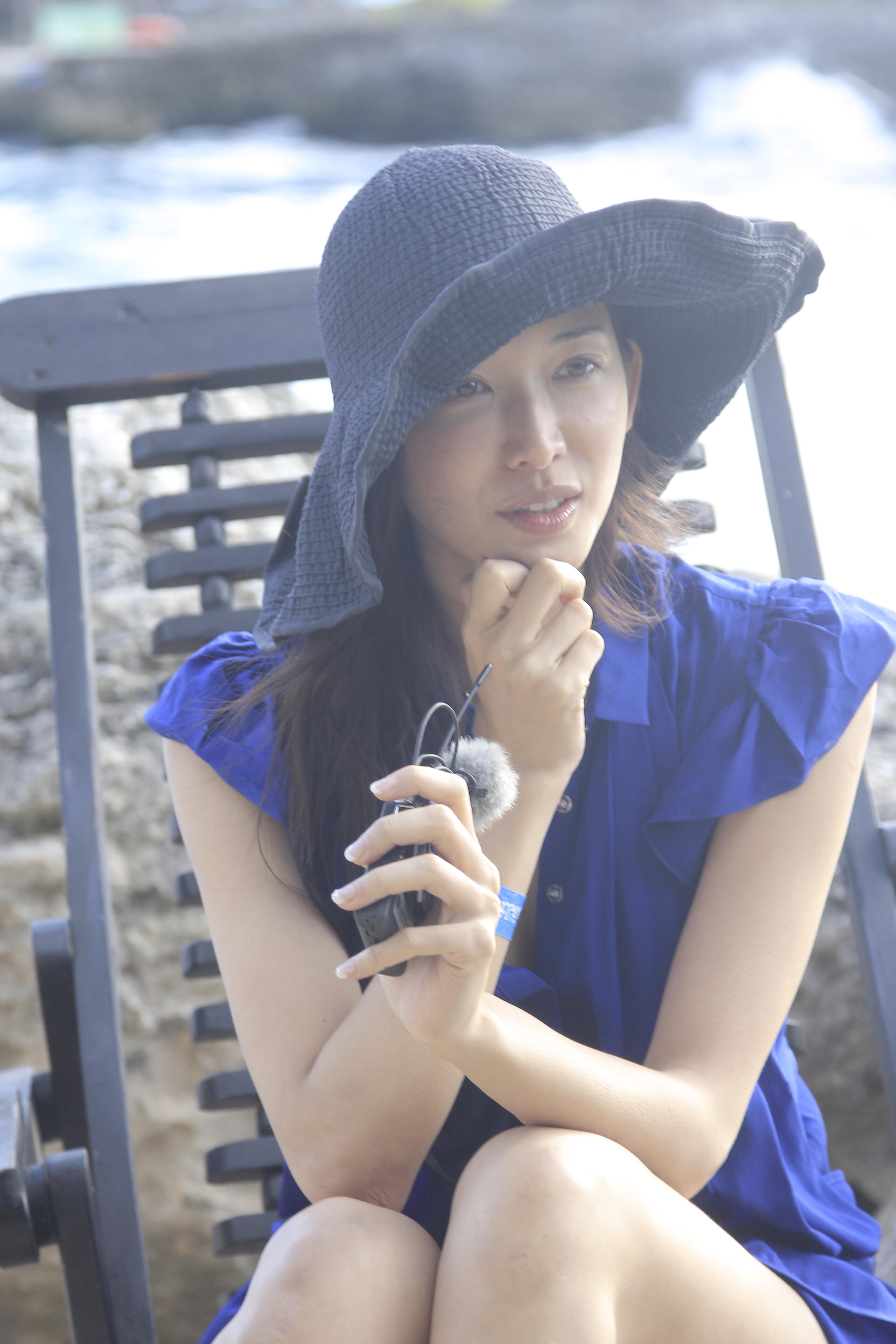 搞不明白林志玲膝盖上为啥有这么多黑印