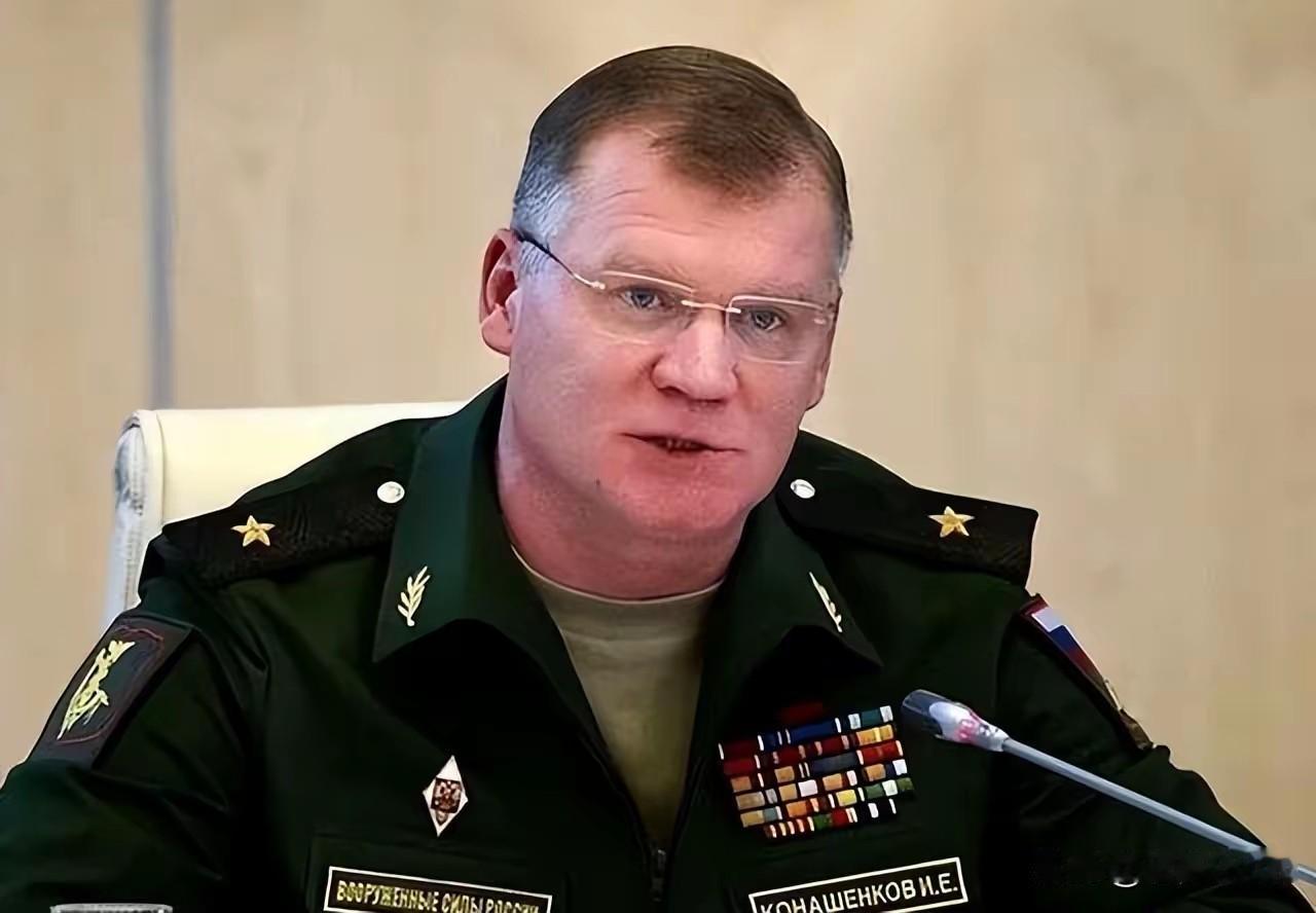 俄罗斯军事专家西夫科夫认为，中国海军发展快、舰艇总数多。2025年吨位增长快、0