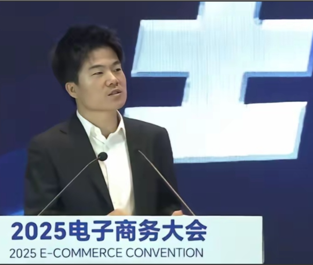 当董宇辉的电商大会发言再上“热榜”，当老俞那句“两败俱伤”黯然出口，当董宇辉推