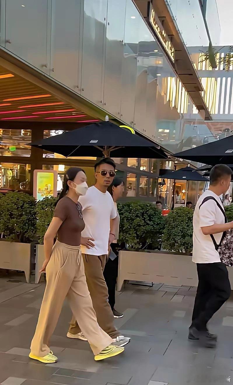 据说这是铁头，不说我还以为是汪小菲呢！​​​