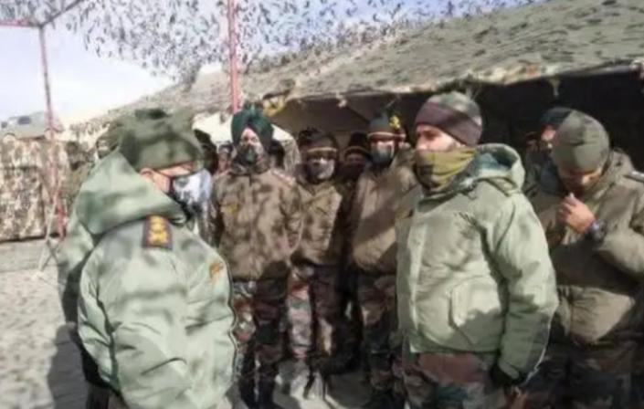 印度花重金从俄购买军大衣，只为抵制中国货，看到标签天塌了！事情的来龙去脉其实