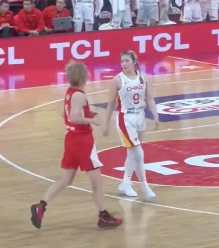 李梦缺席女篮亚洲杯绝不仅仅是因为伤病！在与波黑女篮的第二场热身赛结束后，新任中