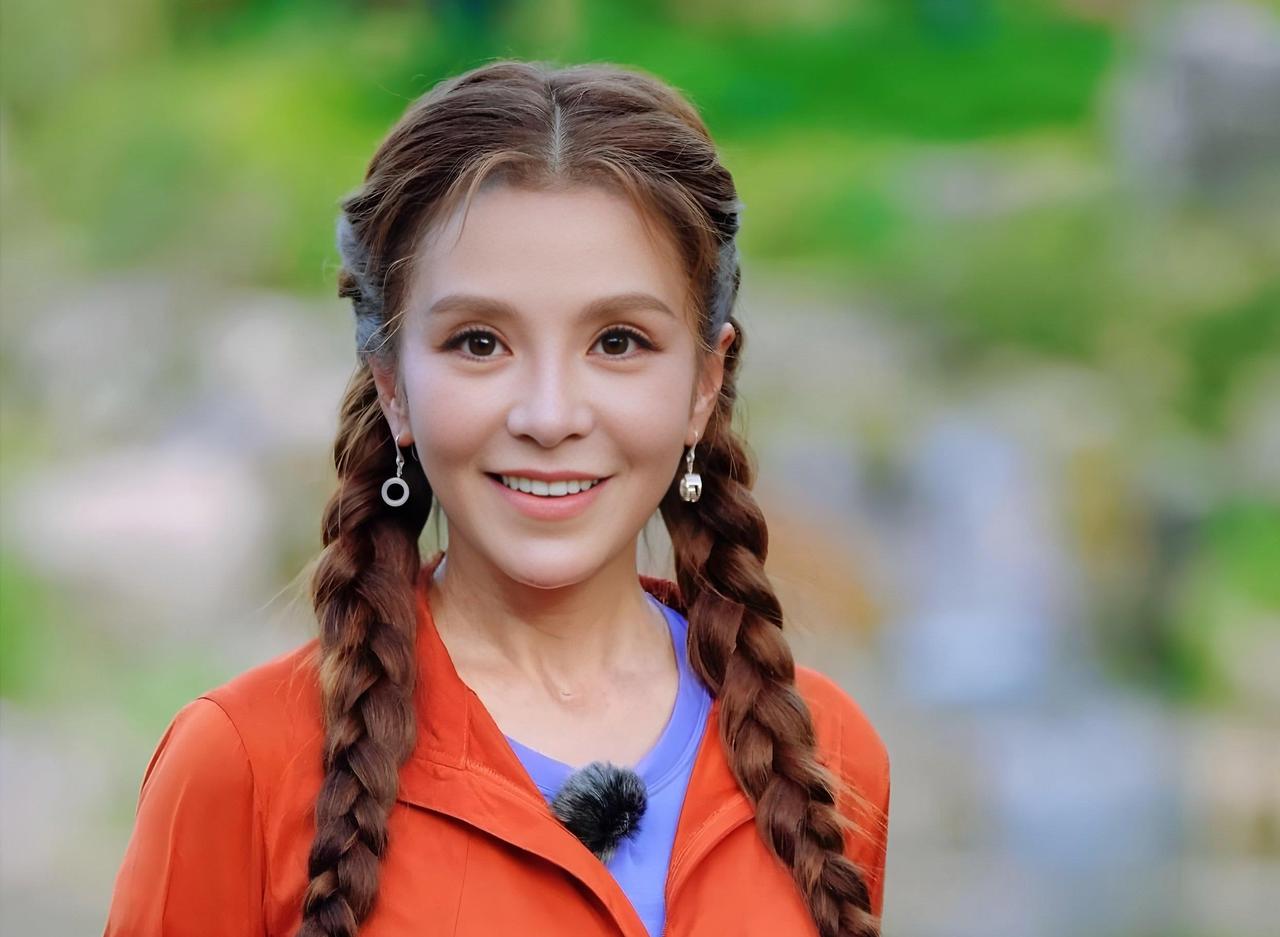 2010年，卖掉在北京唯一的一套房子，跨越一万多公里前往加拿大，在养老院独自生活