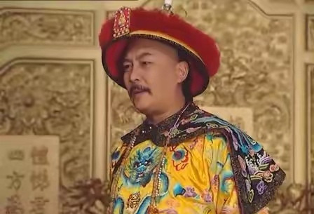 崇祯帝最大的错误是自缢煤山！李自成攻陷京师前夕，崇祯帝号令天下各督抚总兵勤王已经为时已晚，但他是可以